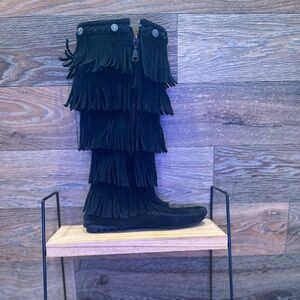 Minnetonka 5 layer Fringe  Knee-High Boots with side zip in black